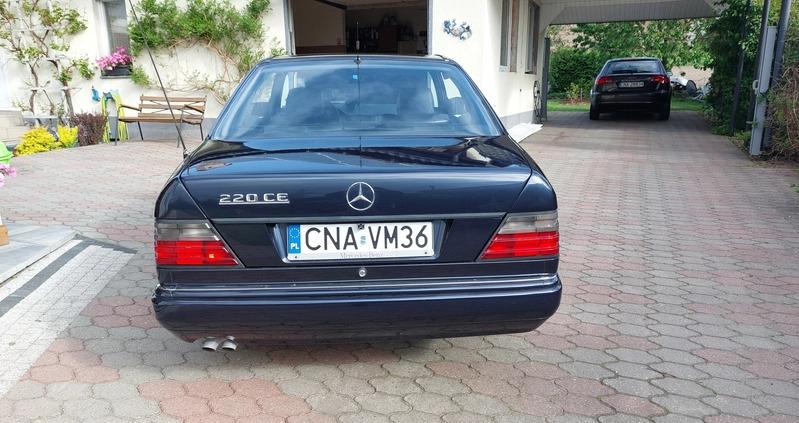 Mercedes-Benz Klasa E cena 36900 przebieg: 247204, rok produkcji 1996 z Puck małe 121